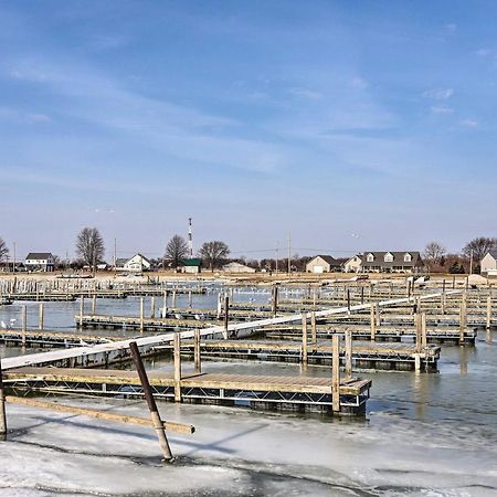 Sand Beach Condo With Balcony, Dock And Access To Lake Erie מראה חיצוני תמונה