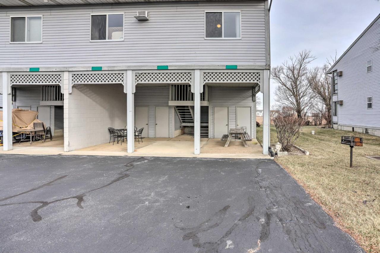 Sand Beach Condo With Balcony, Dock And Access To Lake Erie מראה חיצוני תמונה