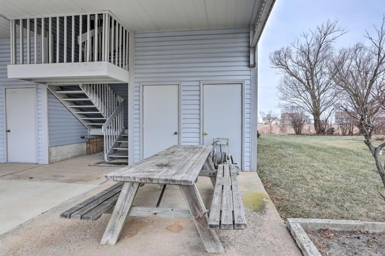 Sand Beach Condo With Balcony, Dock And Access To Lake Erie מראה חיצוני תמונה